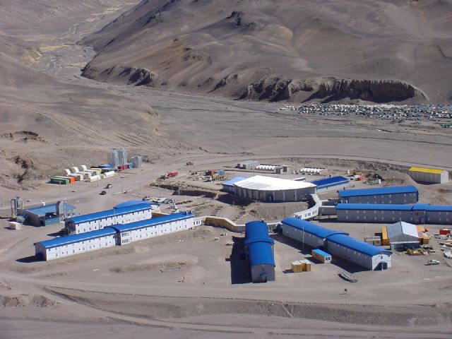 Campamento de empresa minera en San Juan
