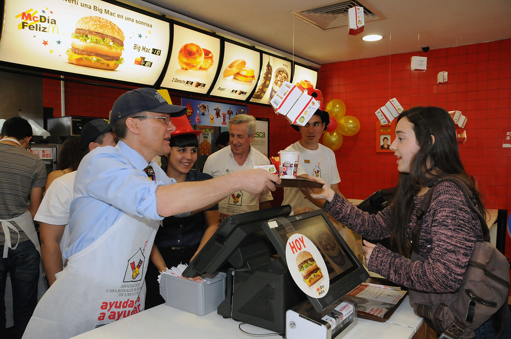 Te vamos a explicar como podes enviar cv para trabajar en Mc Donald's