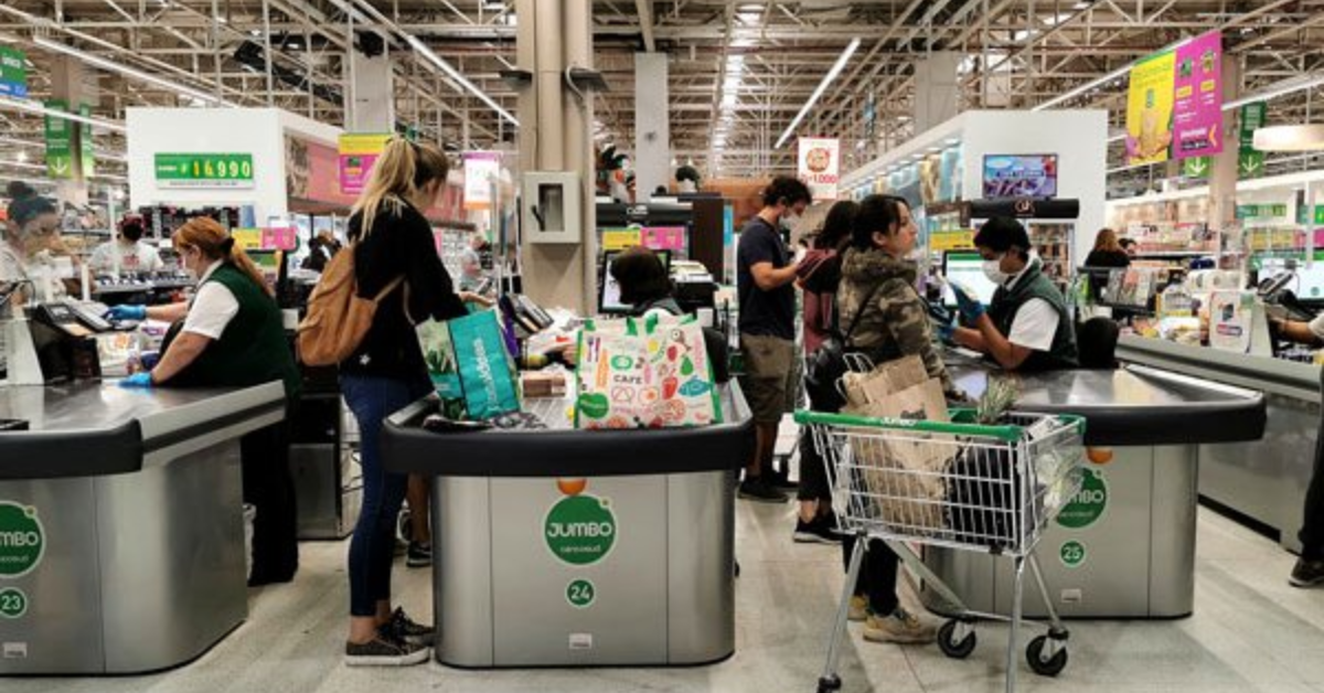 Si te encuentras interesado en introducirte en el mundo de los supermercados, en este artículo te explicamos ¿Cómo trabajar en Jumbo?